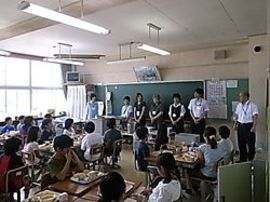 
                        アスパラガス生産者との交流給食　－湖山小学校
                        