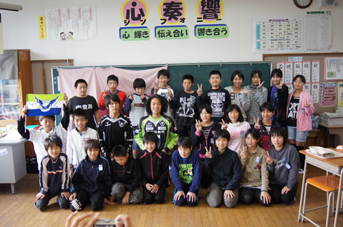 ガイナーレ鳥取選手との交流給食(美和小学校) ガイナーレ鳥取選手との交流給食(美和小学校)