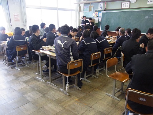 人参と生姜生産者との交流給食 -湖東中学校 人参と生姜生産者との交流給食 -湖東中学校